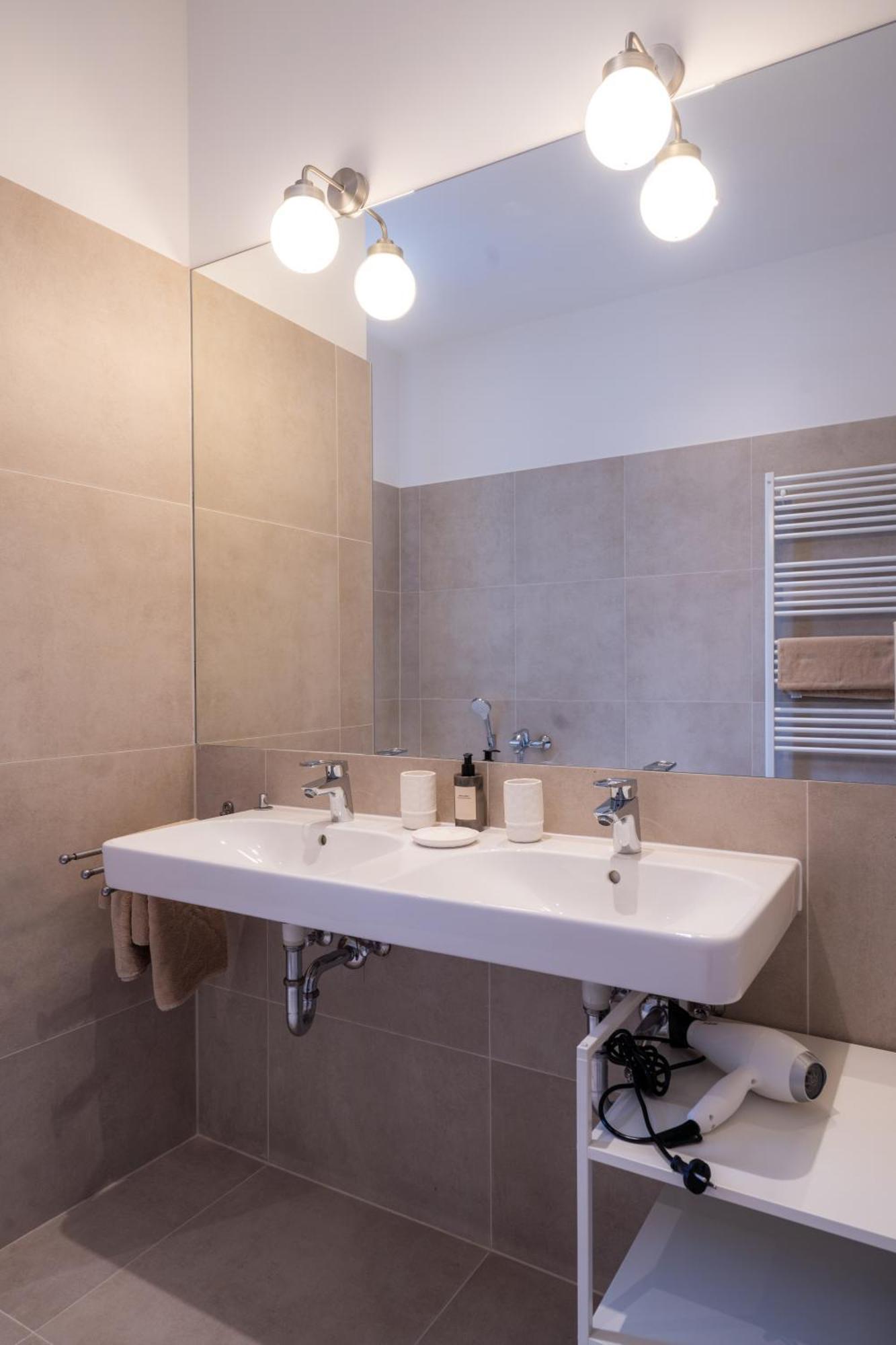 4ty3 - Spacious In The Heart Of The 8th District Is Calling * Wien