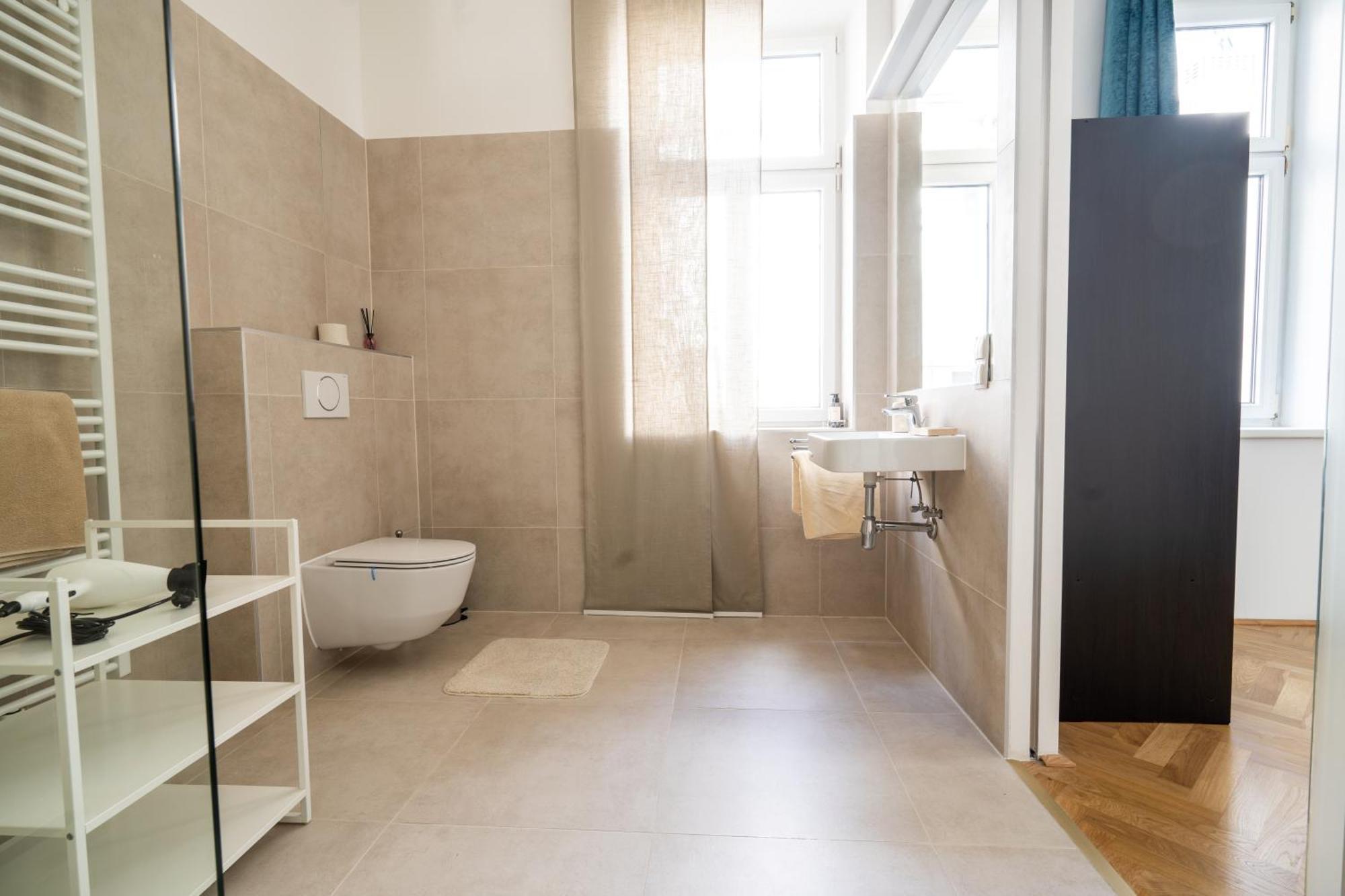 Apartment 4ty3 - Spacious In The Heart Of The 8th District Is Calling Wien