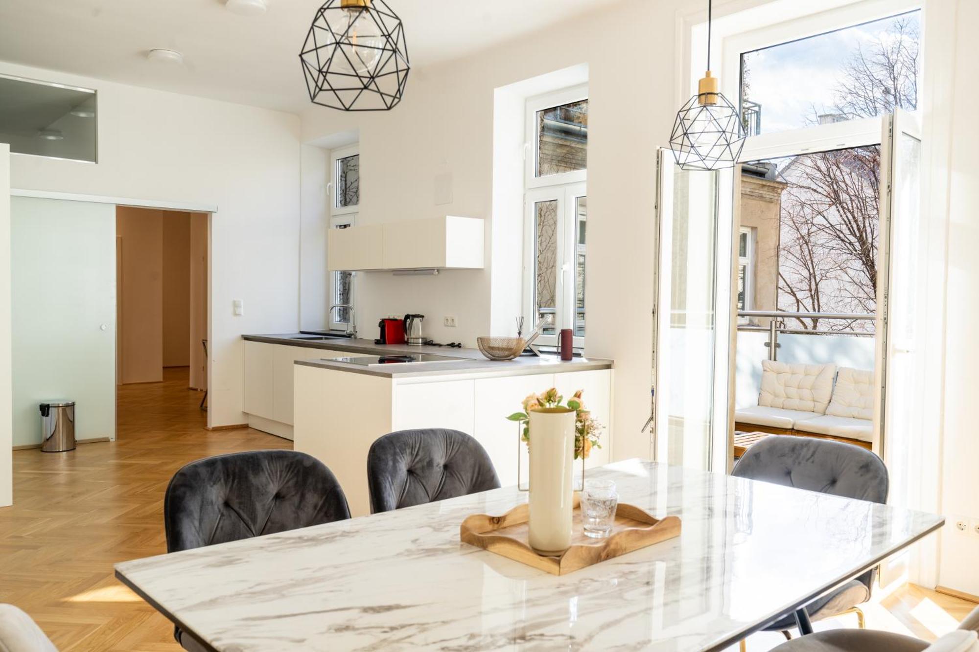 4ty3 - Spacious In The Heart Of The 8th District Is Calling Apartment