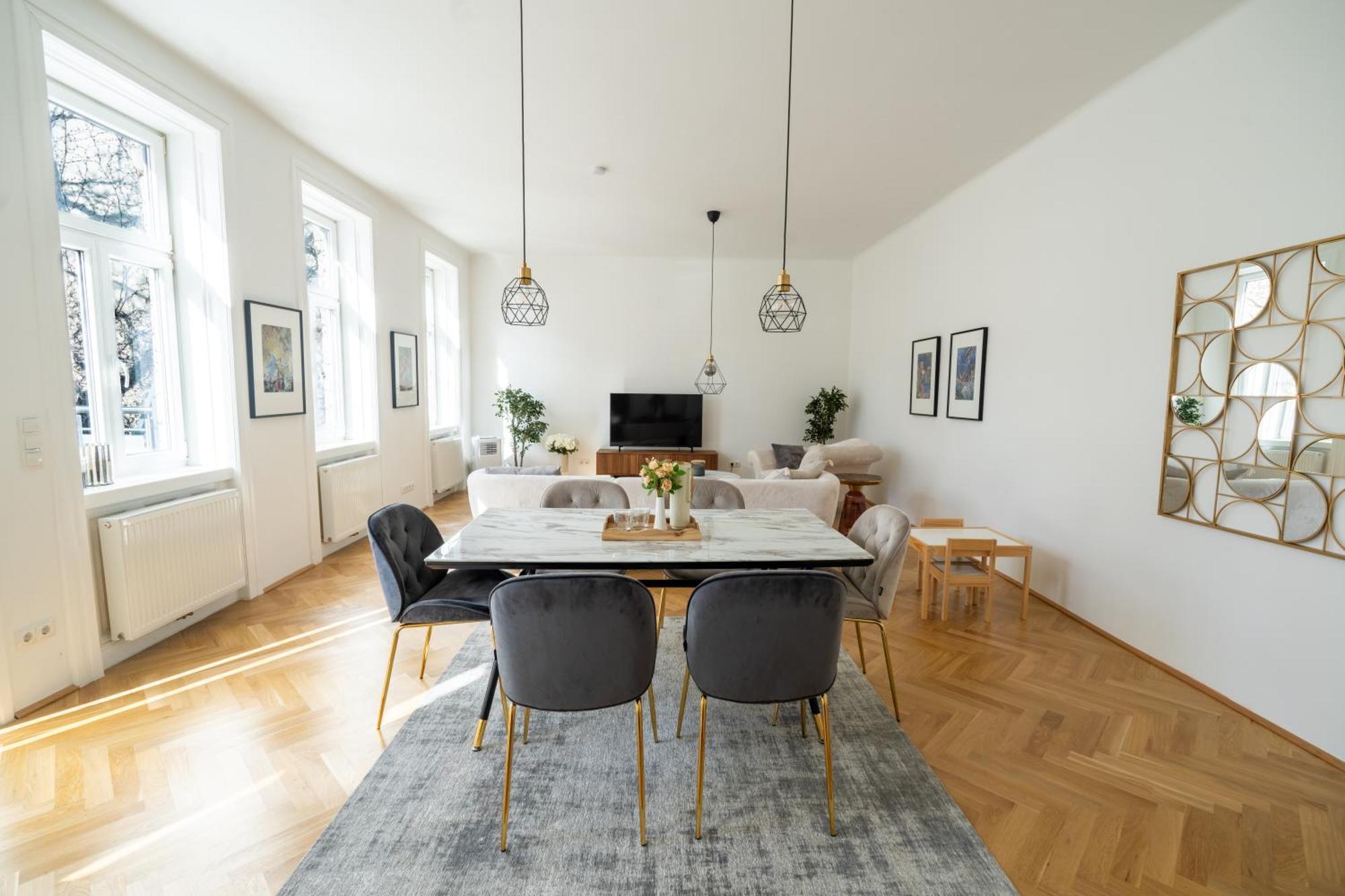 4ty3 - Spacious In The Heart Of The 8th District Is Calling Wien