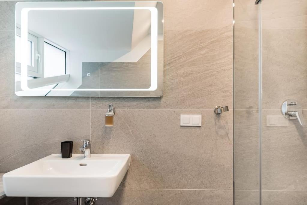 12 Panorama Design Apartment Vienna