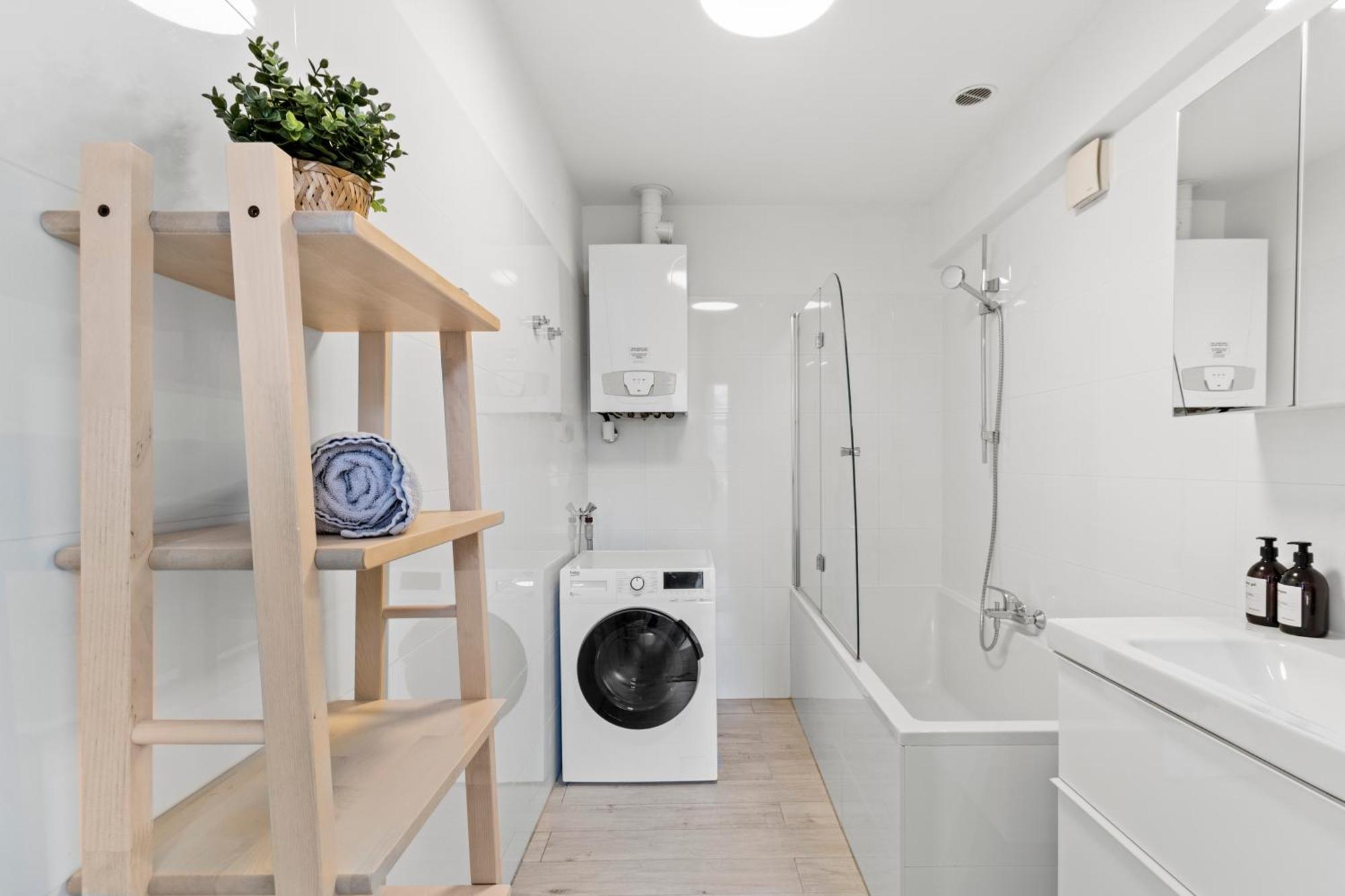 Terrace - 75 M² - Near Wiener Stadthalle Apartment Vienna