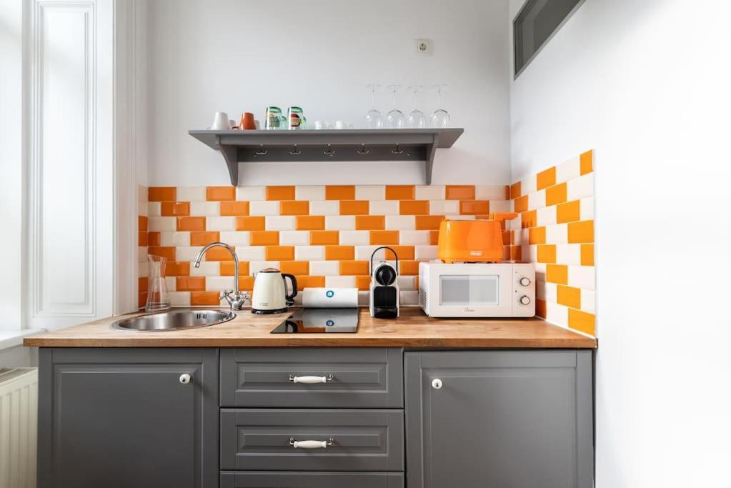Apartment Cool 1br Near Metro & Center By Hm