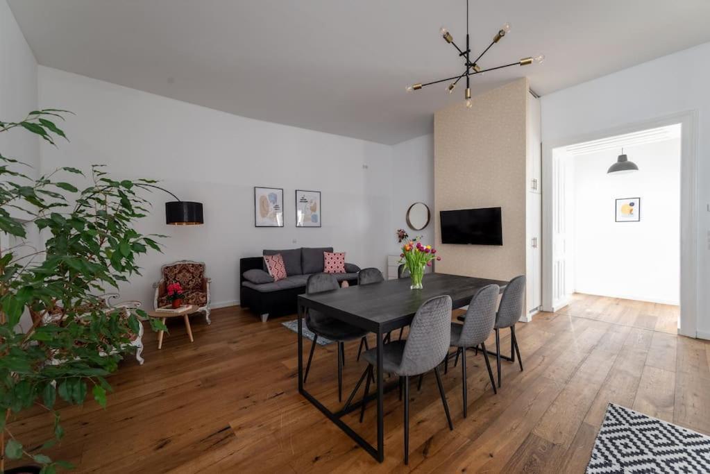 Apartment Spacious 2br By Metro And Center By Hm *