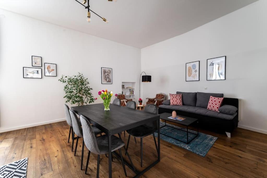 Spacious 2br By Metro And Center By Hm Apartment Vienna