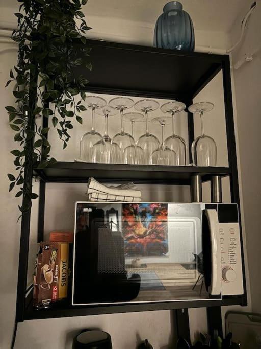 Trendy Souterrain Loft - Near City Center Apartment *