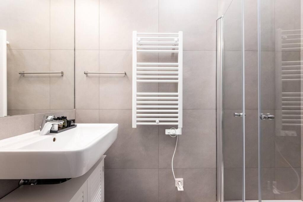 1br Oasis With Easy Access By Hm *