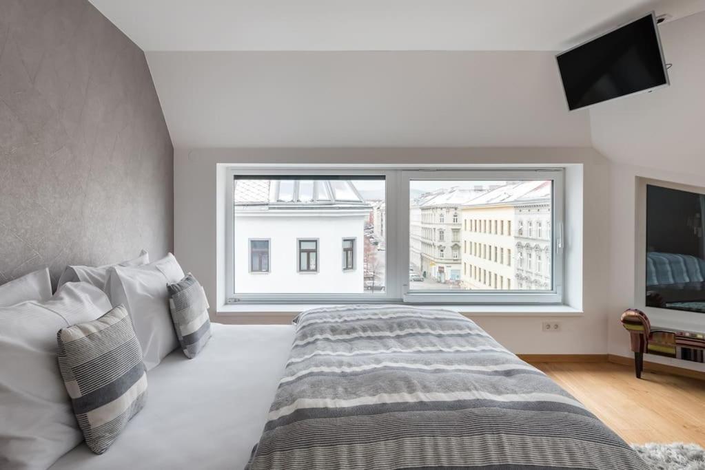 12 Panorama Design Apartment Vienna