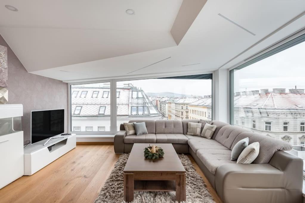 12 Panorama Design Apartment