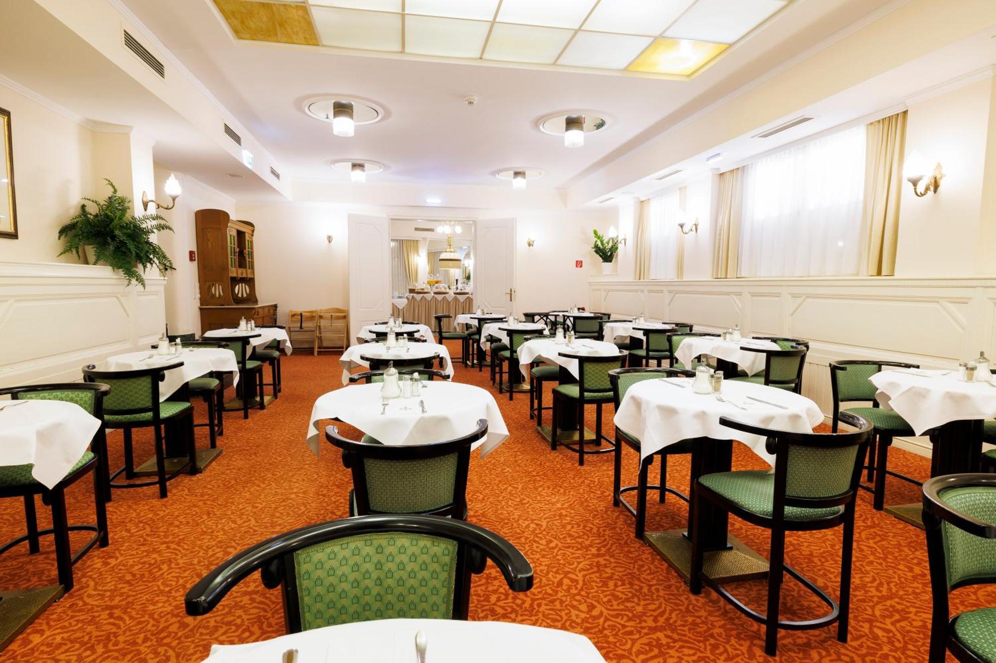 Johann Strauss 4* Vienna
