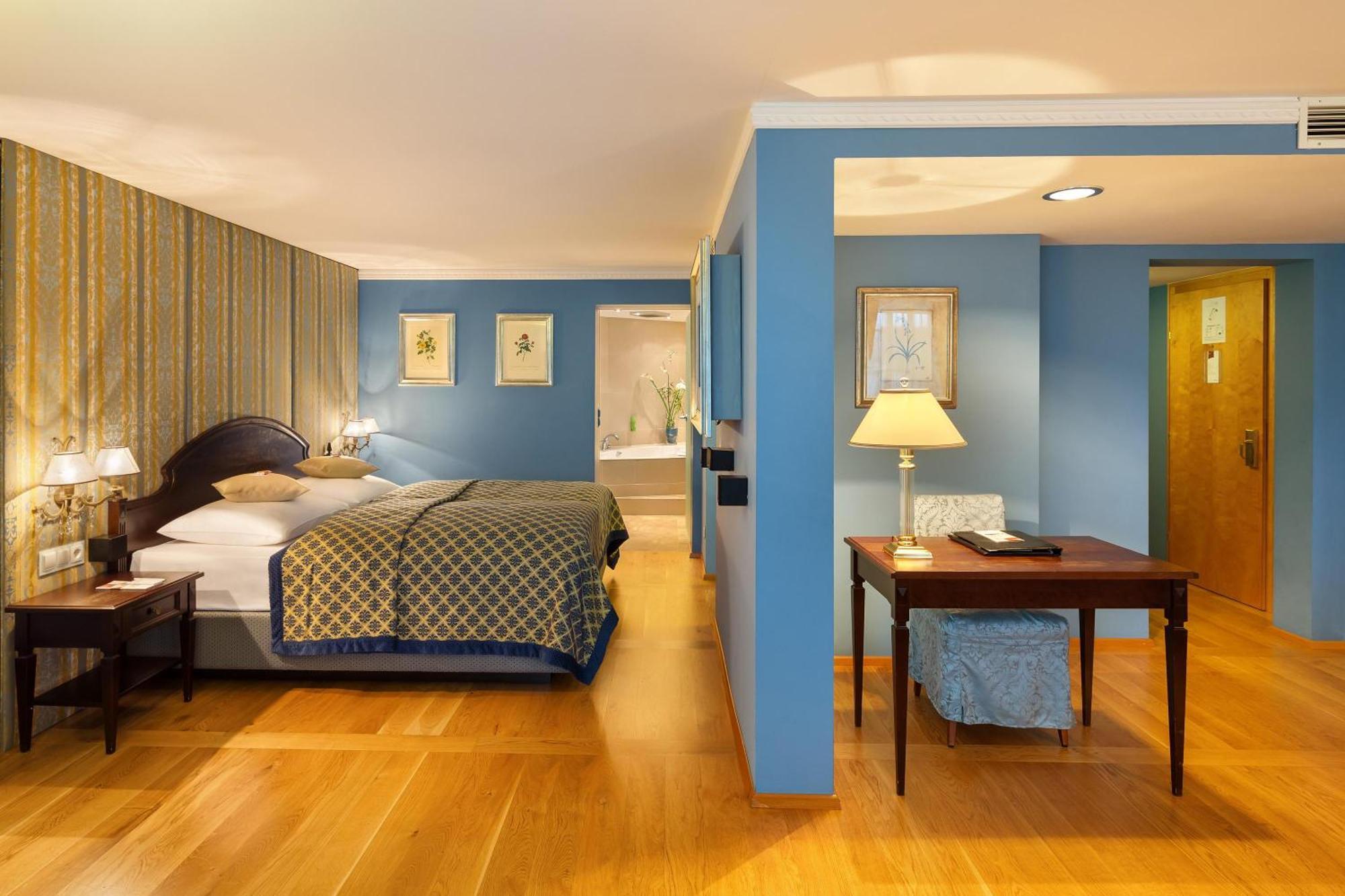 Hotel Austria Trend Ananas 4*