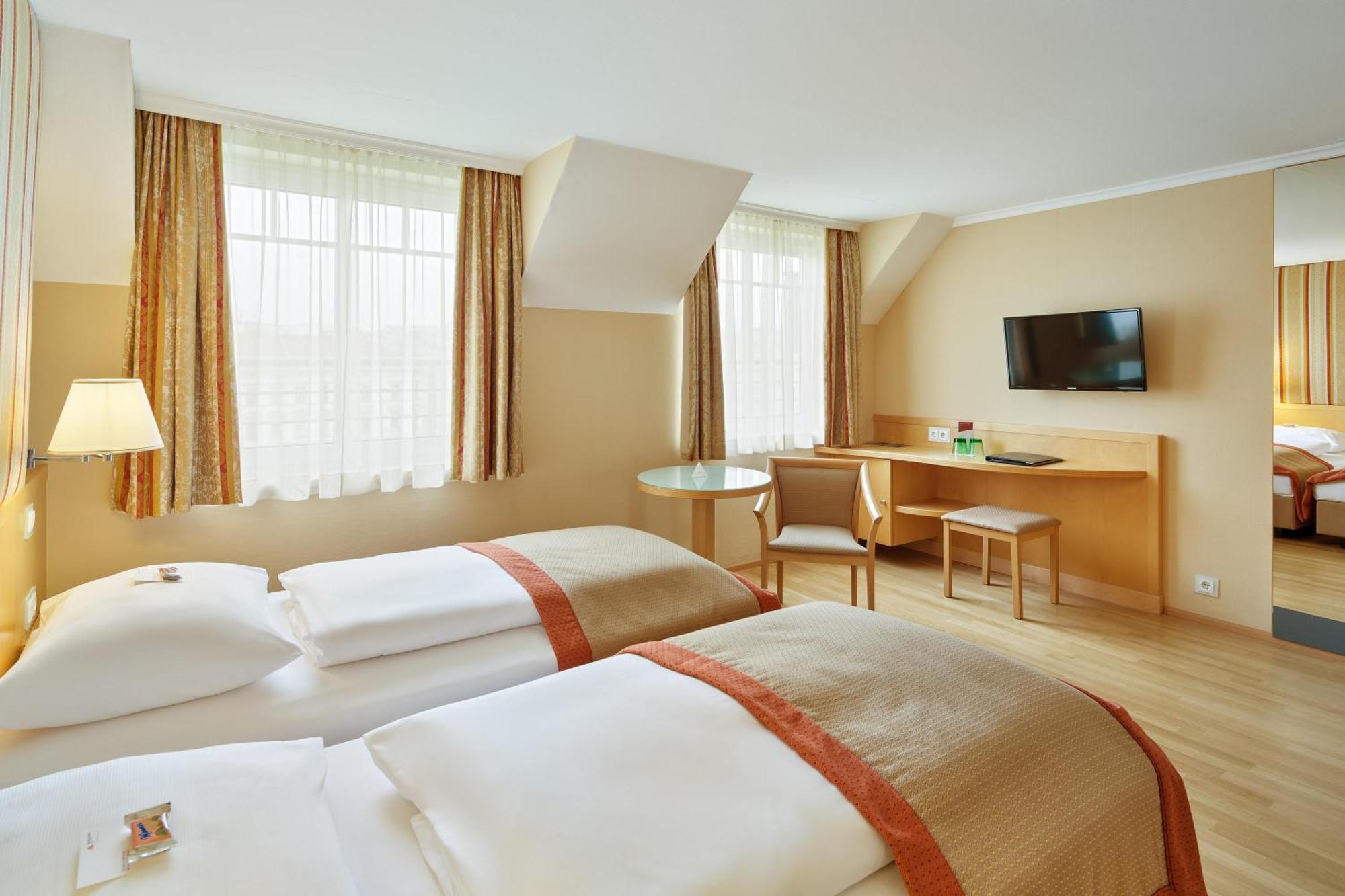 Austria Trend Ananas Hotel 4*