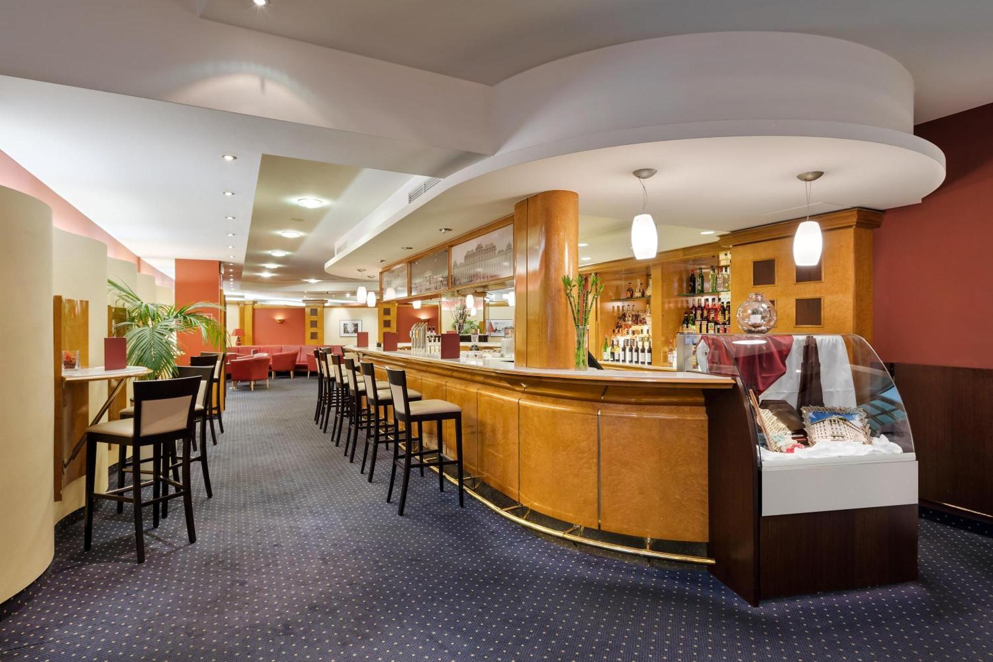 Austria Trend Ananas Hotel 4*