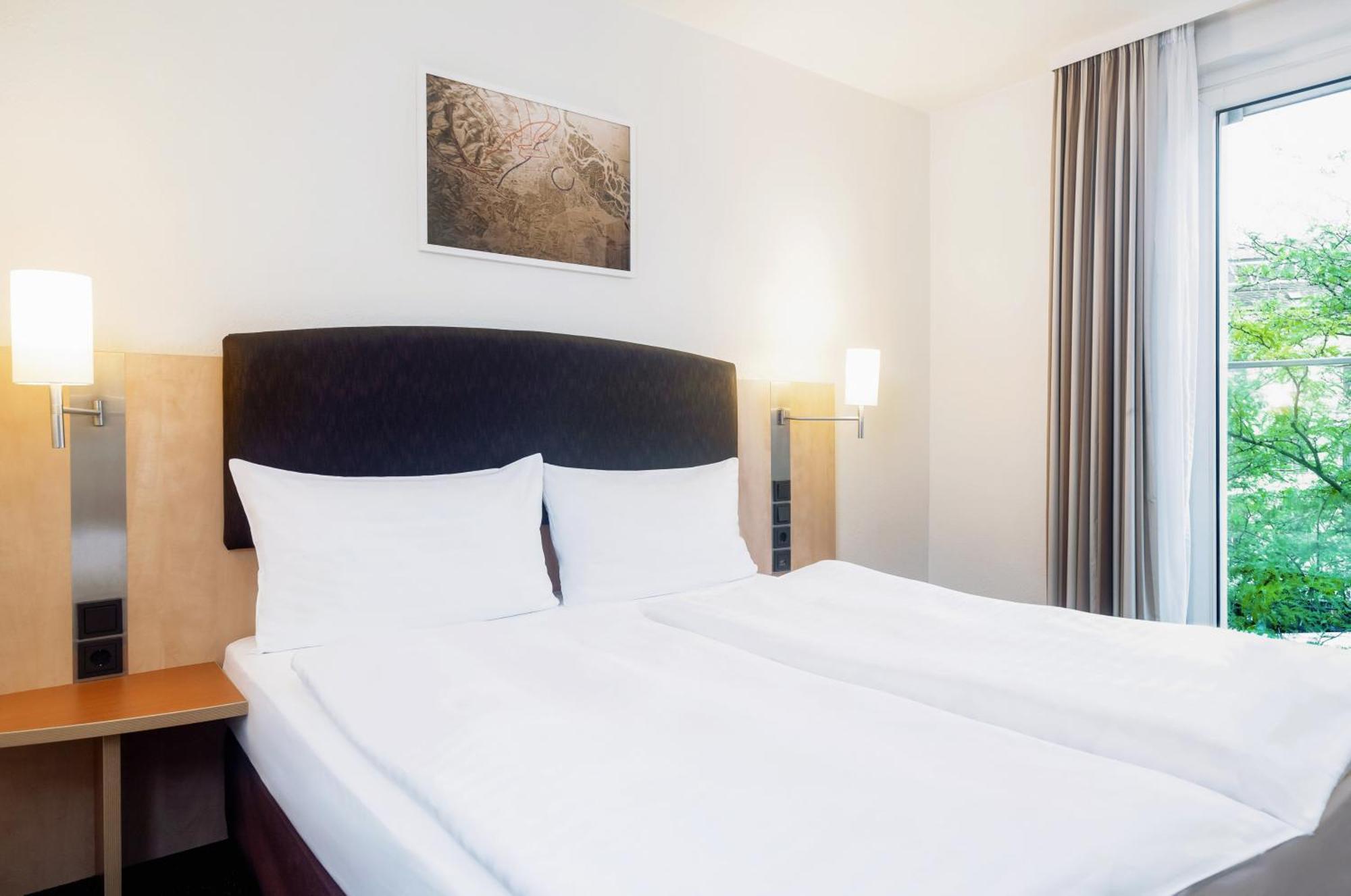 Hotel Intercityhotel 4*