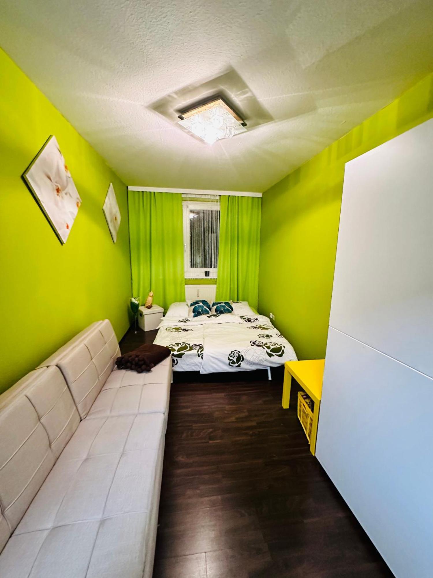 Apartment Family -