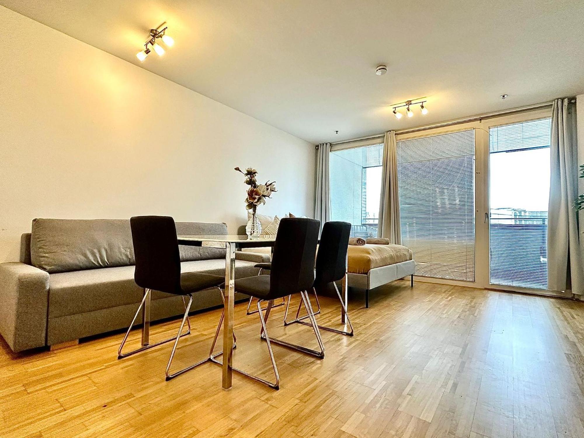 High Rise, Netflix, 2 Min To Main Station * Wien