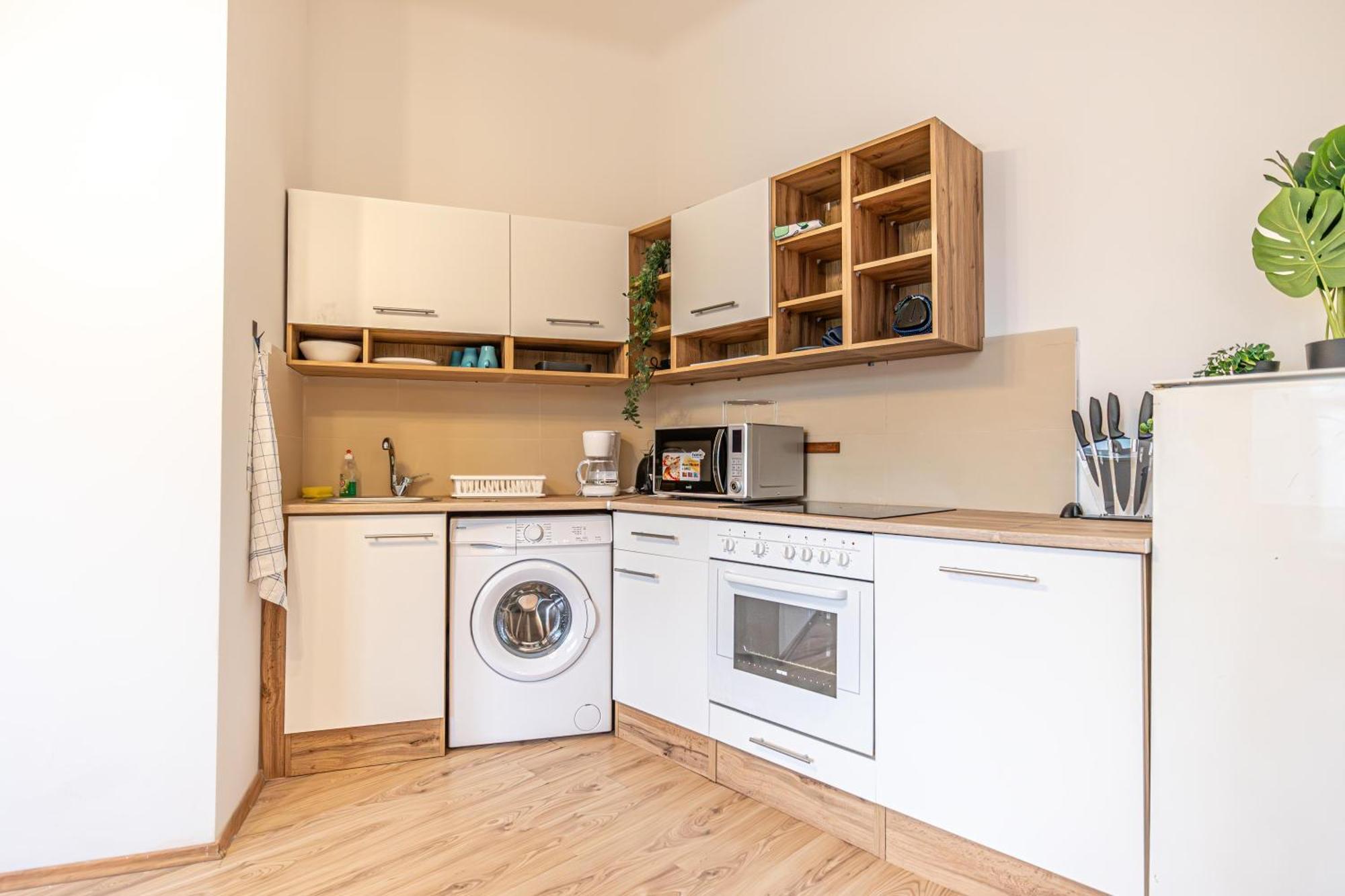 Enjoy The Danube And Prater Stern From Our 1br Gem Vienna