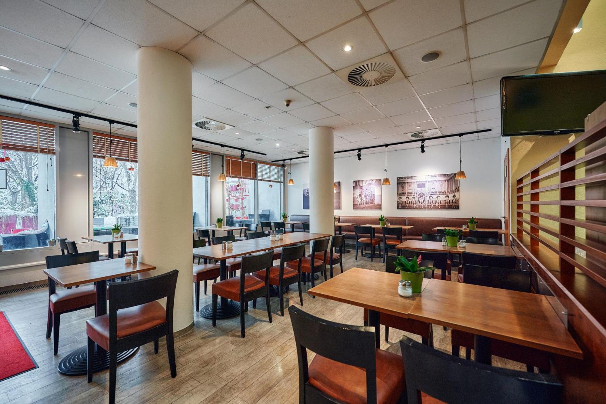 Ibis Hotel 3*
