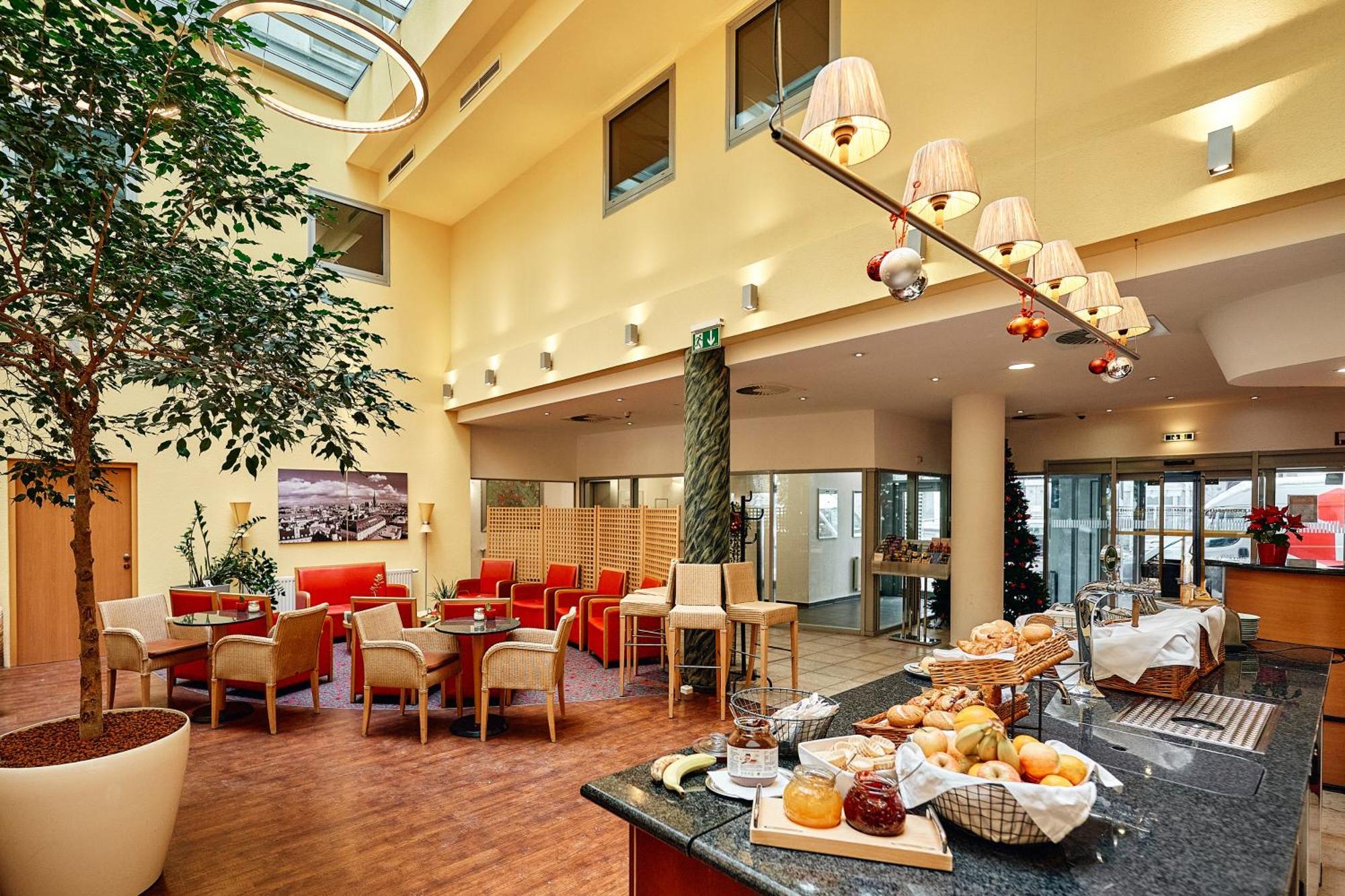 Ibis Hotel 3*