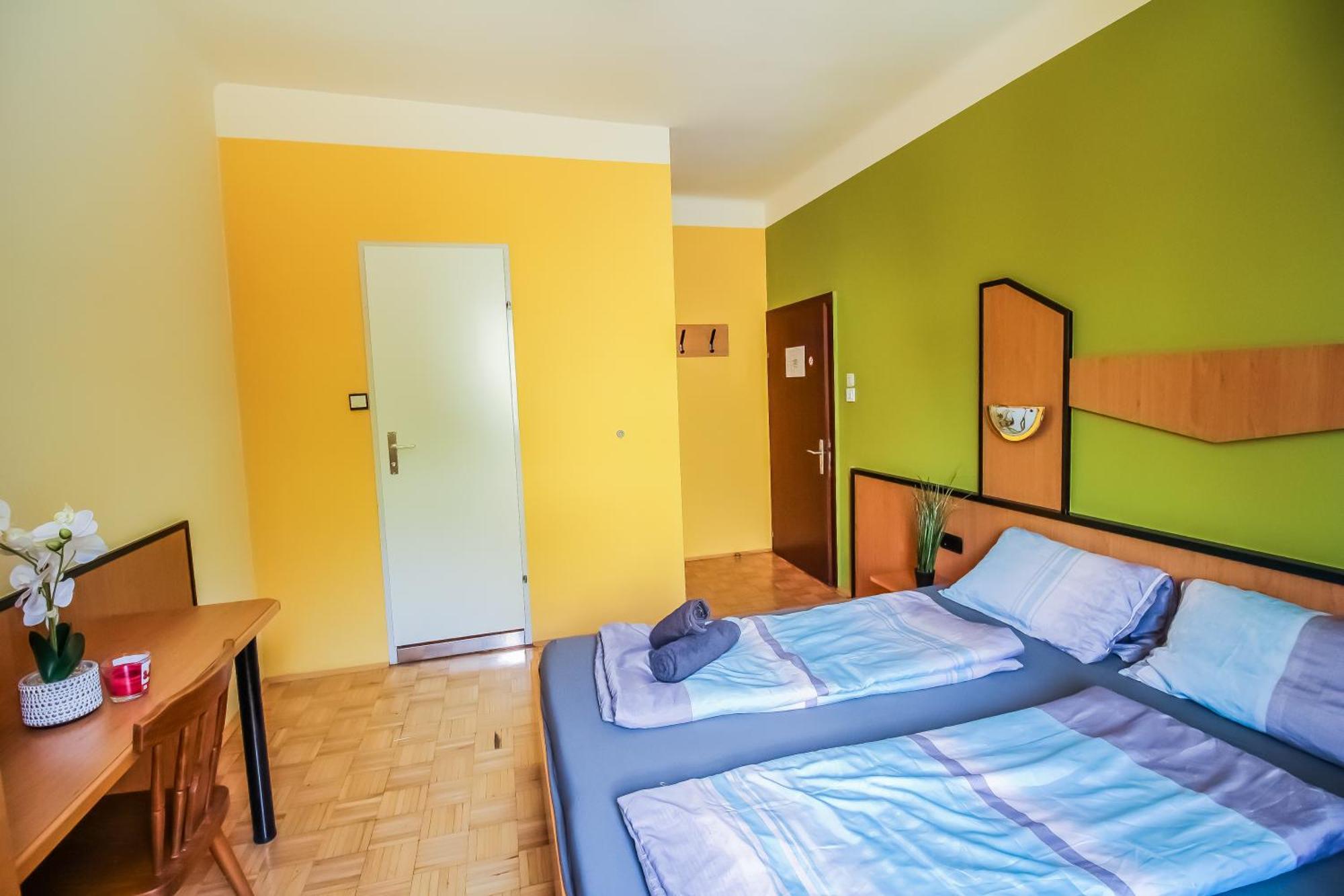 Cozy - U3 Hutteldorferstrasse