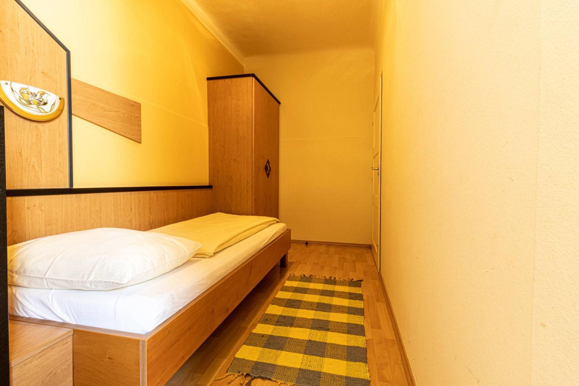 Cozy - U3 Hutteldorferstrasse