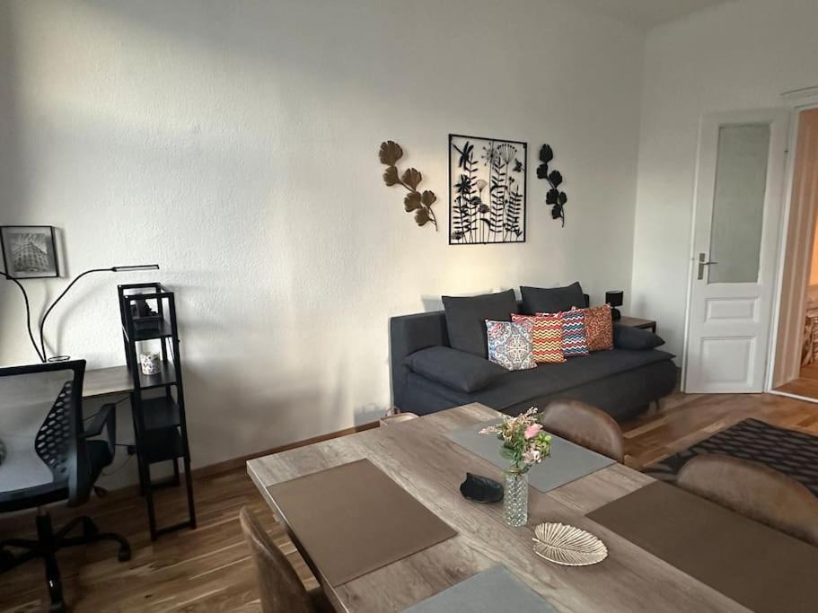 Klimatisierter Wiener Altbauflair Im Zentrum Wiens Apartamento