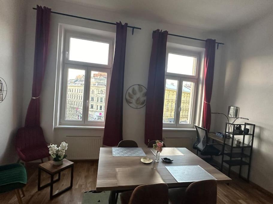 Klimatisierter Wiener Altbauflair Im Zentrum Wiens Apartamento *