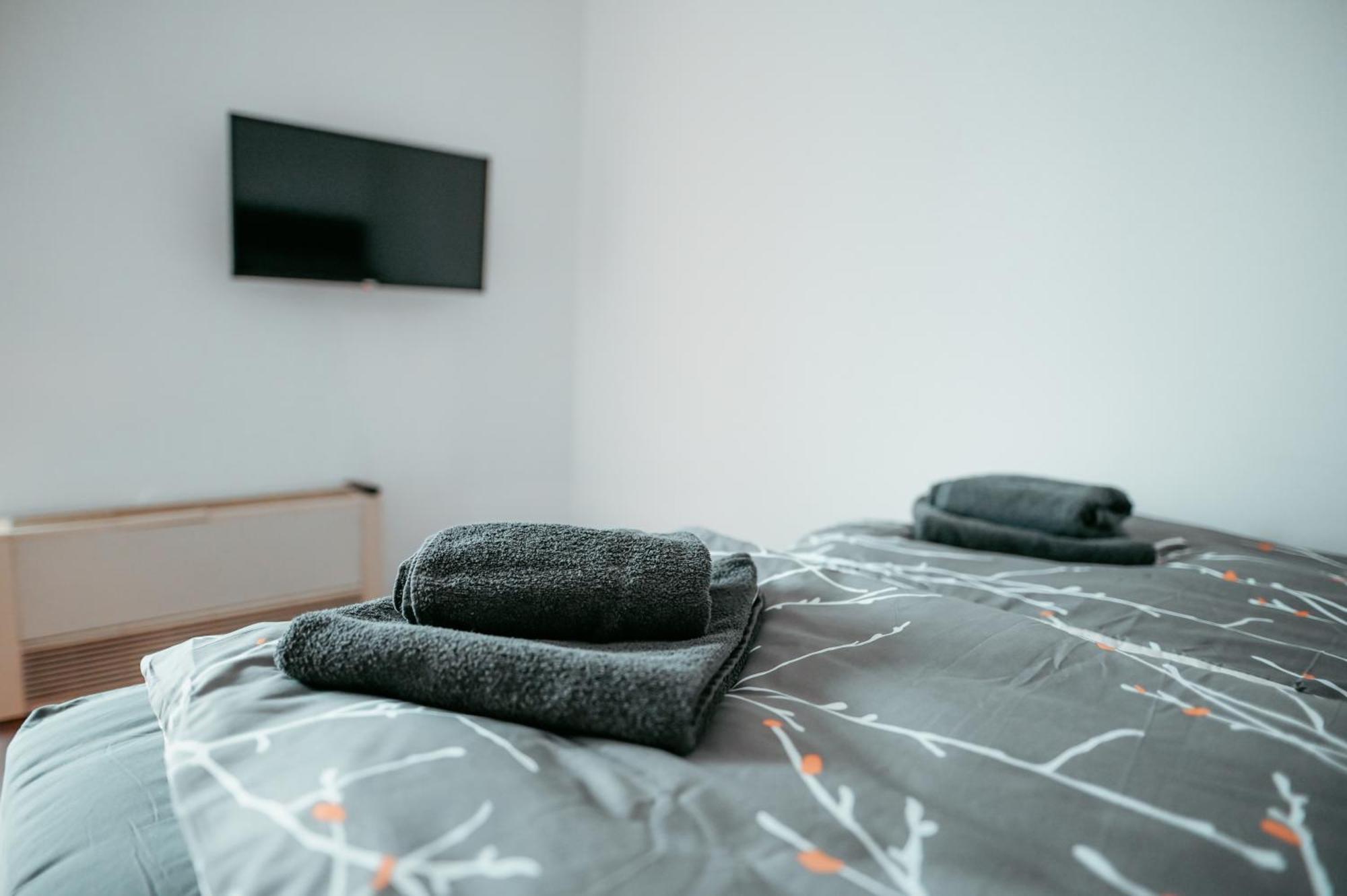 Apartment Shopping Center 3 *