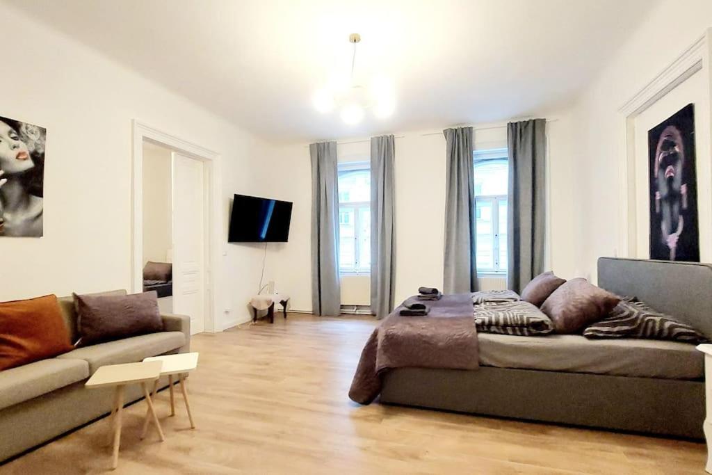 Superior 4 Bedroom *