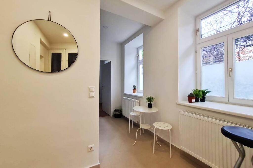 New!l! Exclusive Near Opera Apartment