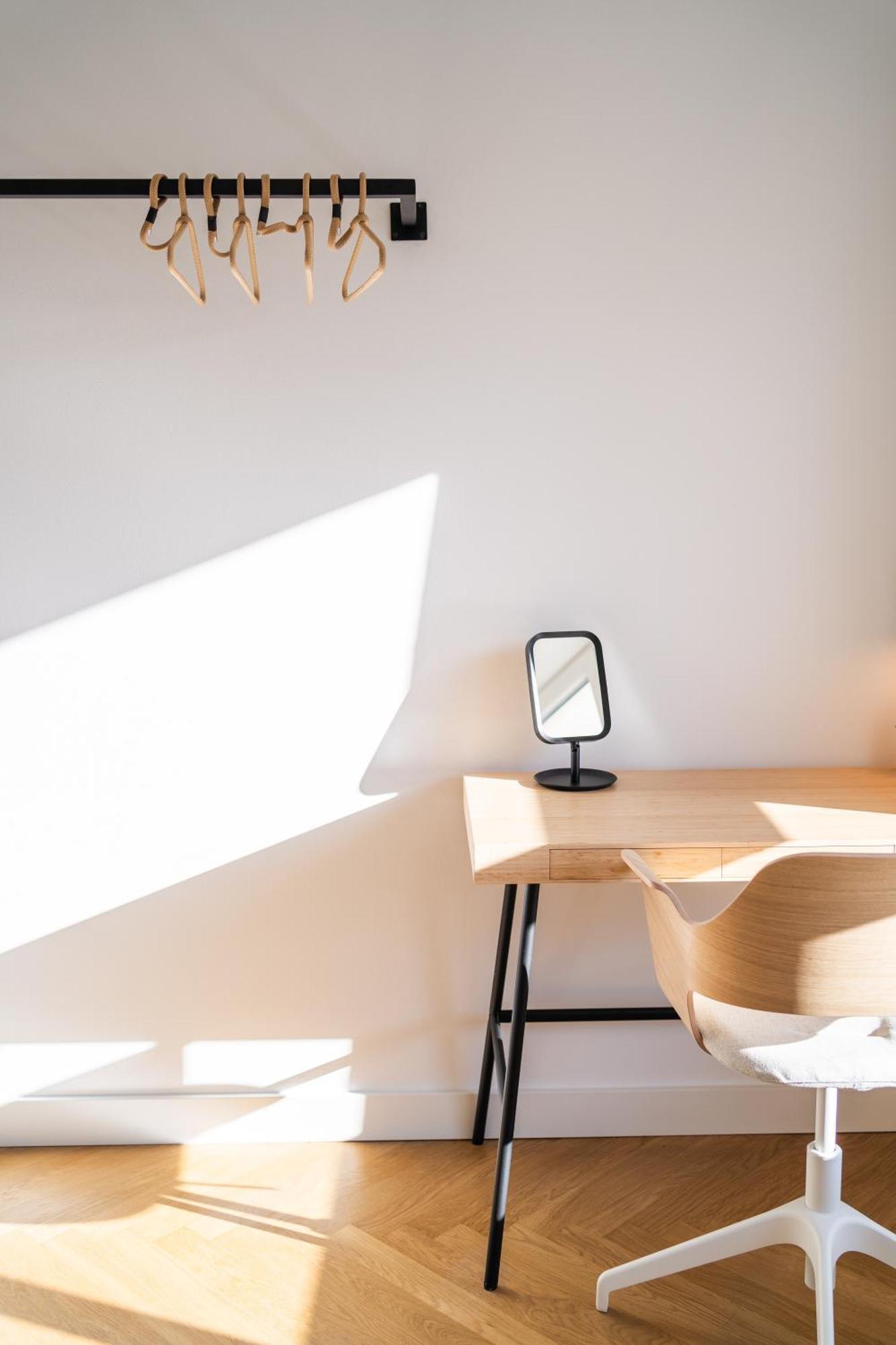 Myflat - Bright Near Station Apartment Vienna