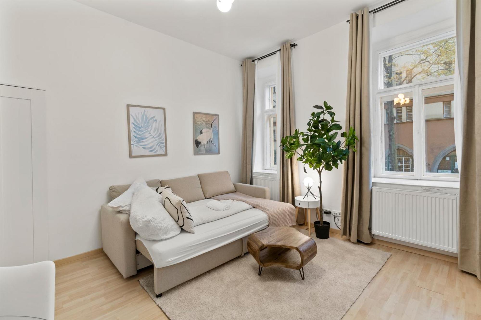 Designer Near Schoenbrunn Apartment *