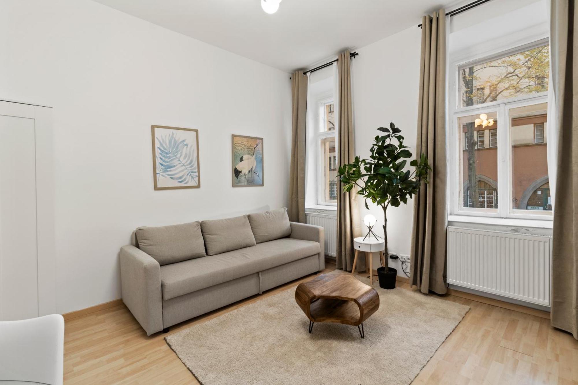 Designer Near Schoenbrunn * Vienna