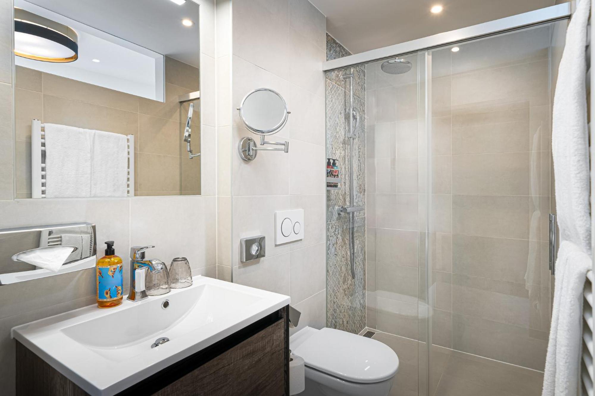 Elaya Center Hotel 4*