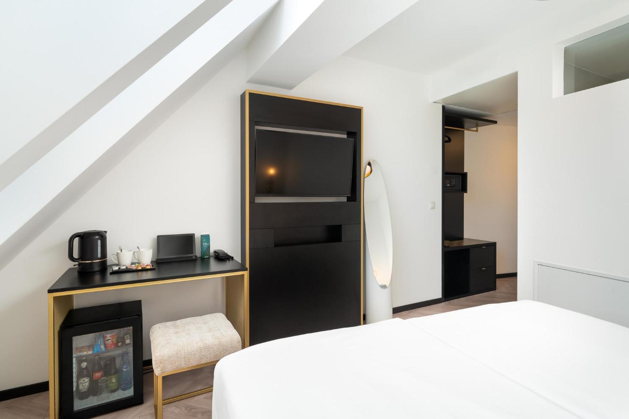 Hotel Elaya Center 4*