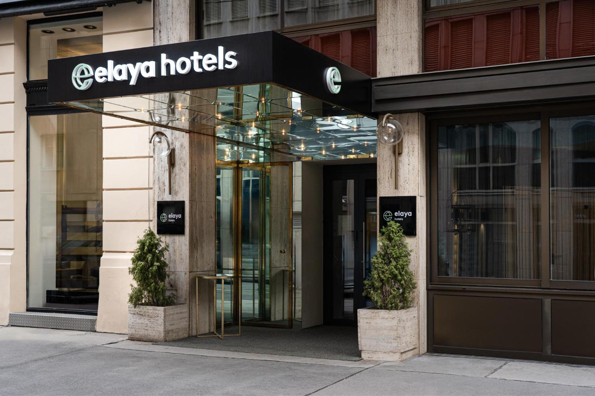 Elaya Center Hotel 4*
