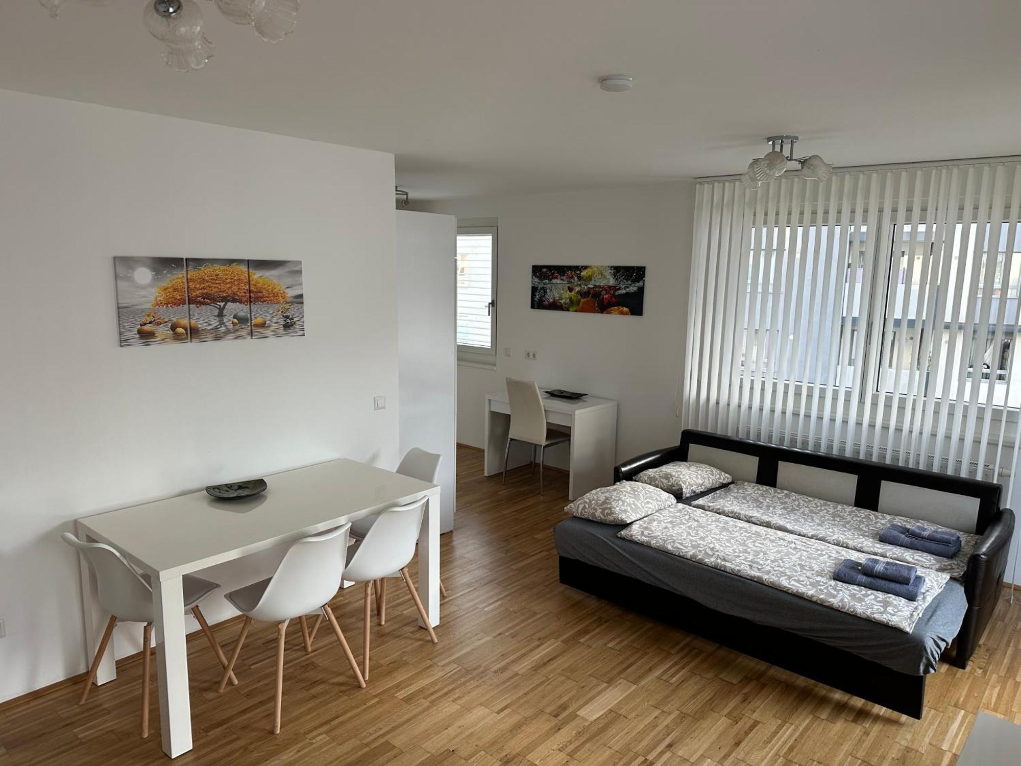 Hauptbahnhof Ferienwohnung Am Park Apartment *
