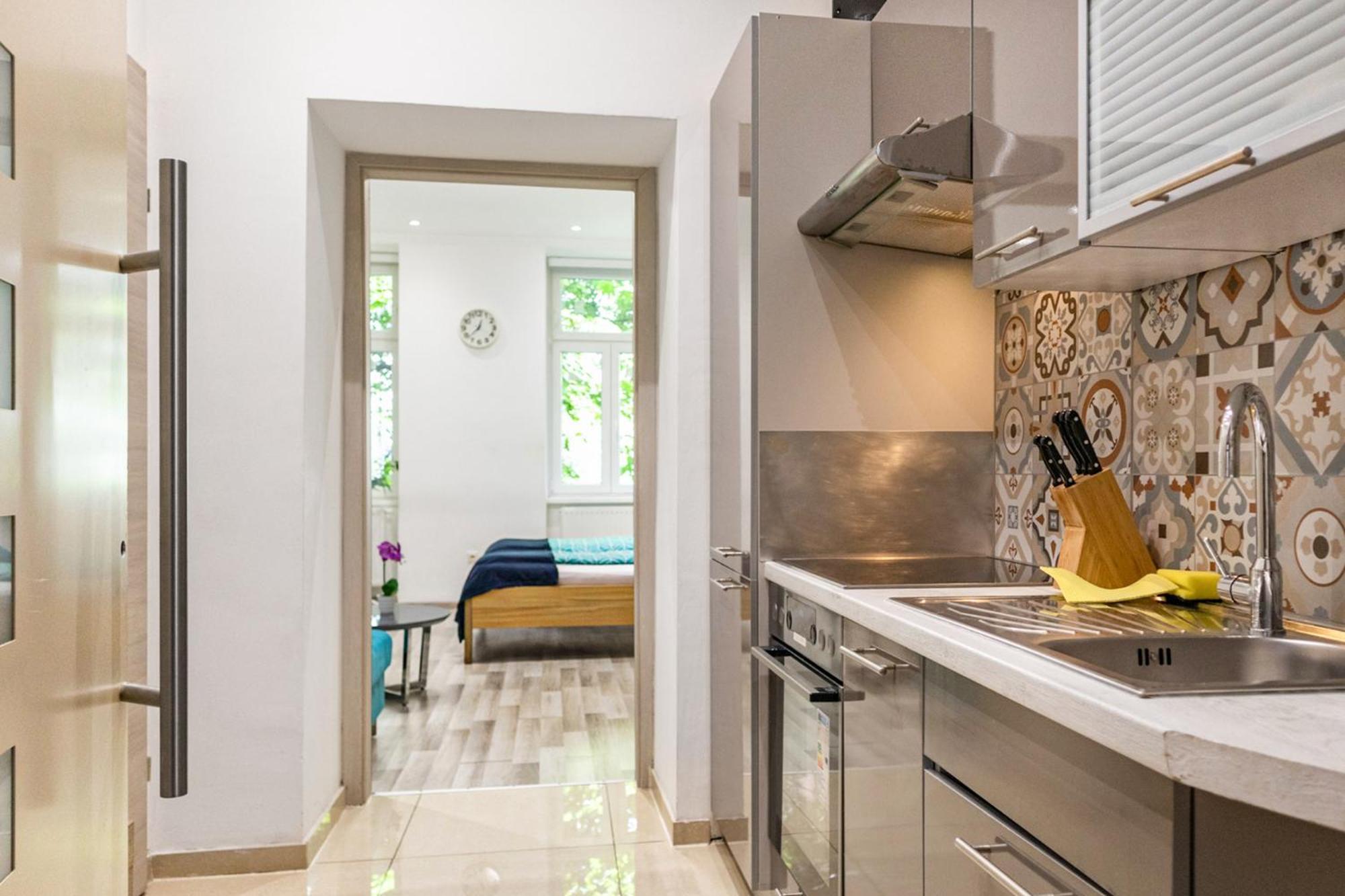 Chic 1br Near Biggest Amusementpark Of *