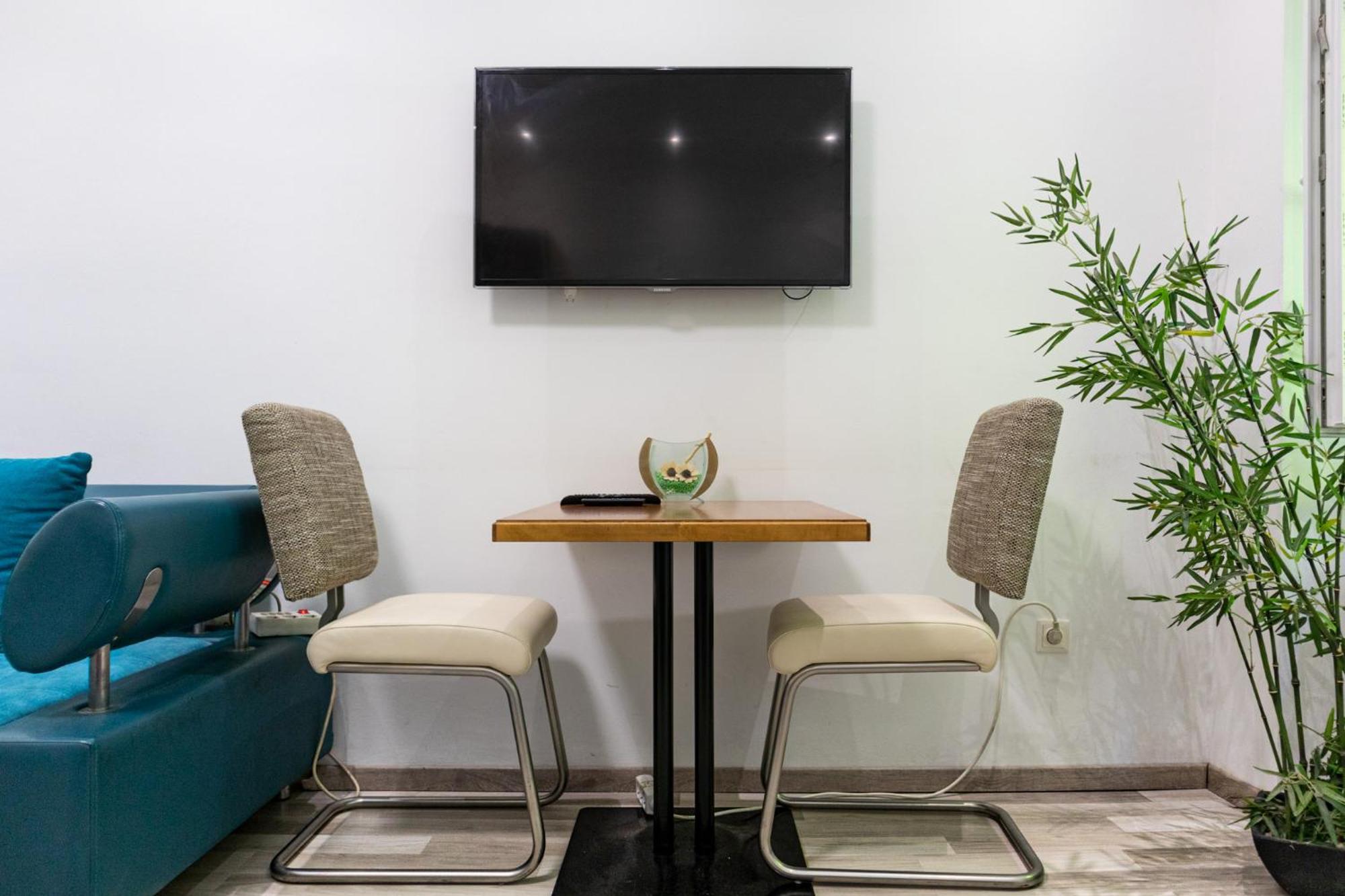 Chic 1br Near Biggest Amusementpark Of Apartment