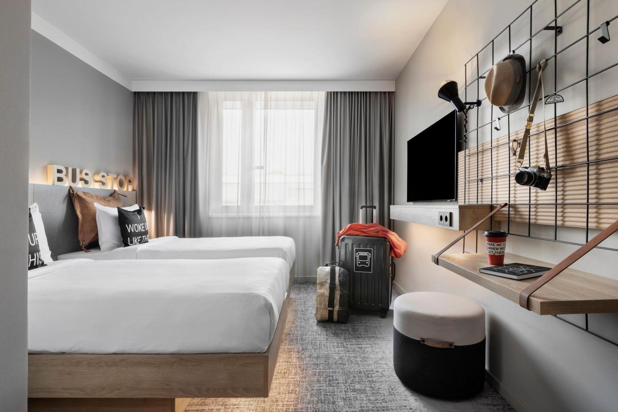 Moxy East 3*