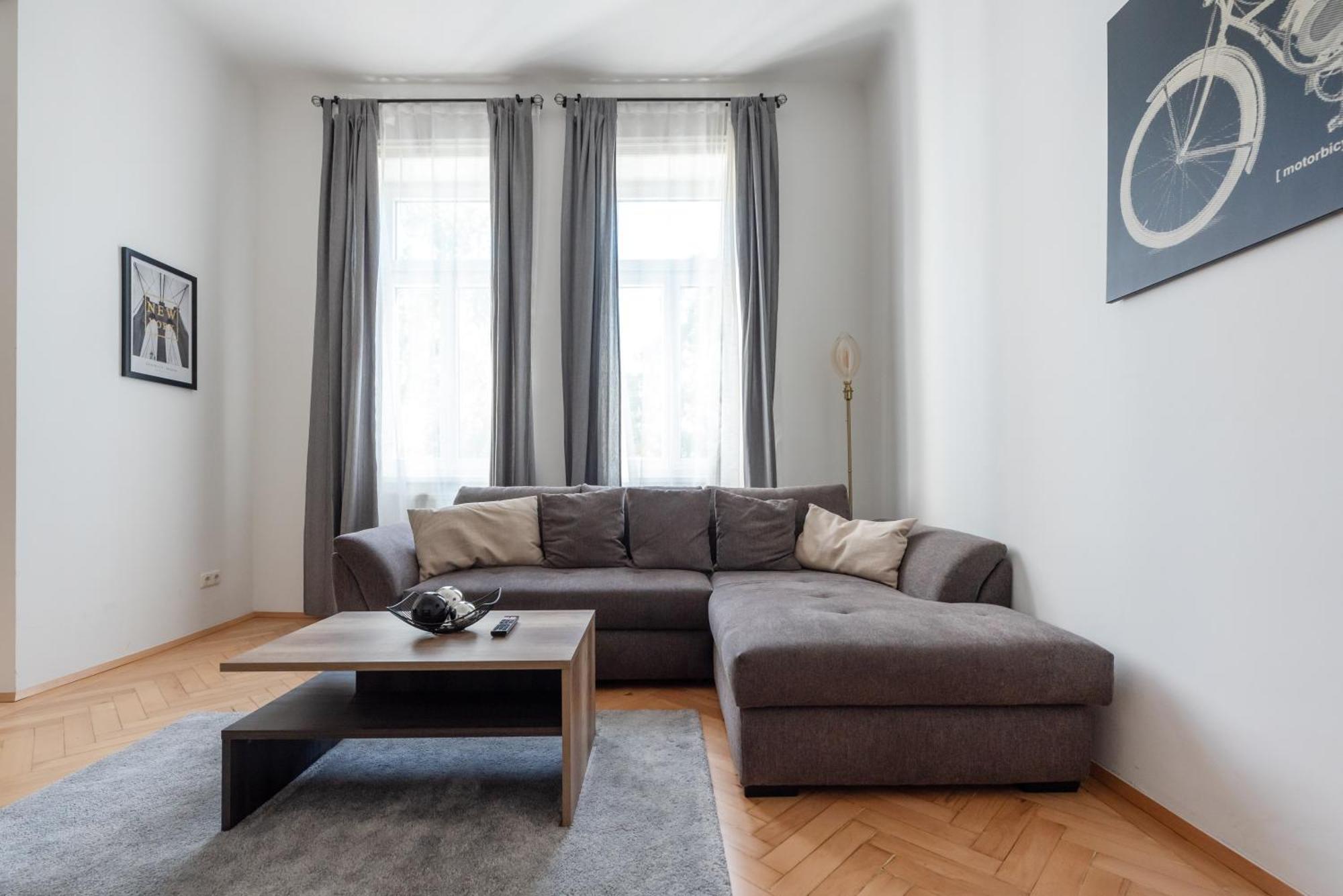 Zentrale Lage Mit Direkter Anbindung Ans Zentrum Appartamento