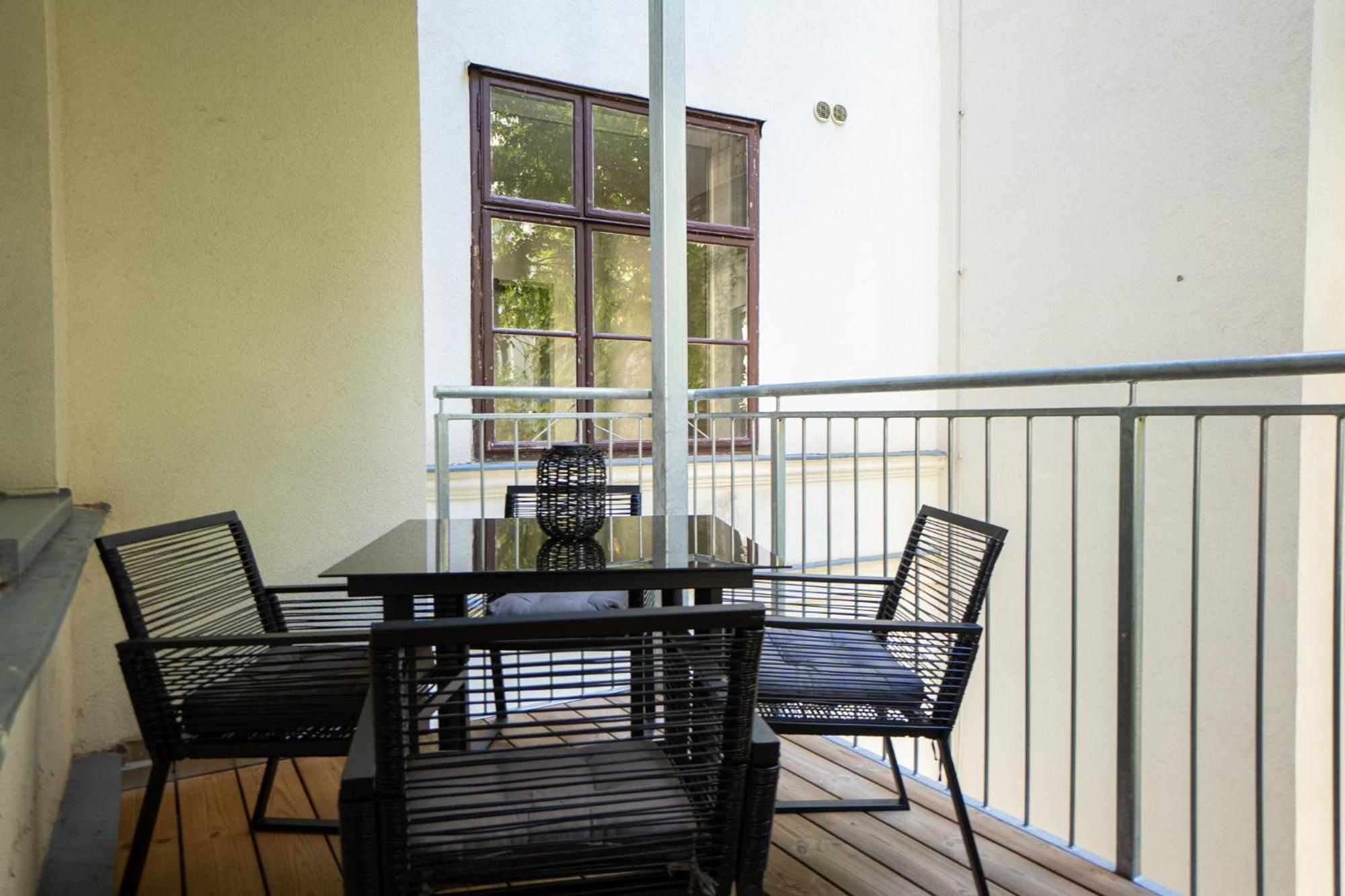 42 M2 Bright With A Terrace