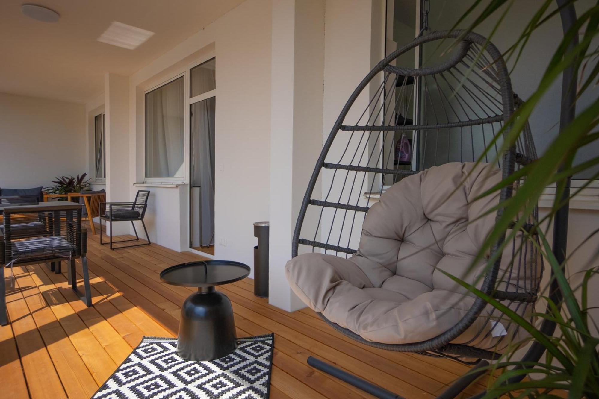 Apartment Bright Stylish With A Huge Terrace In A Location *