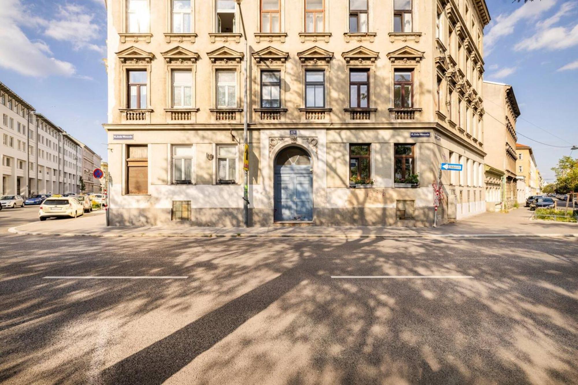 Near Schoenbrunn & Metro Apartment