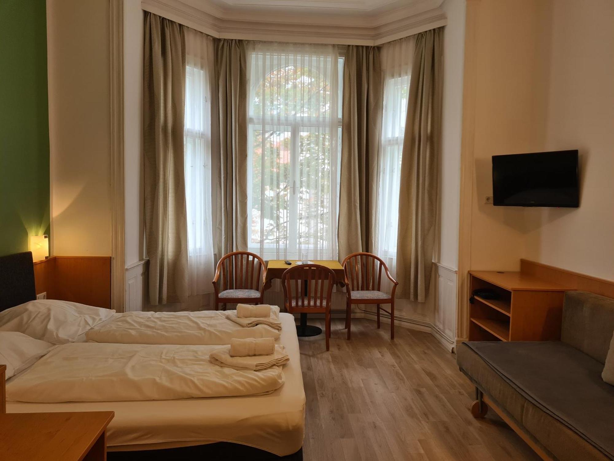 Hotel Pension Ani-Falstaff Viena