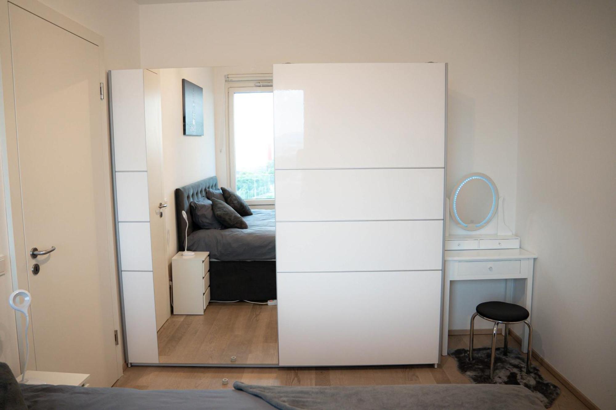 Restify10 - Skyline View - Fitness - Garge - Modern *