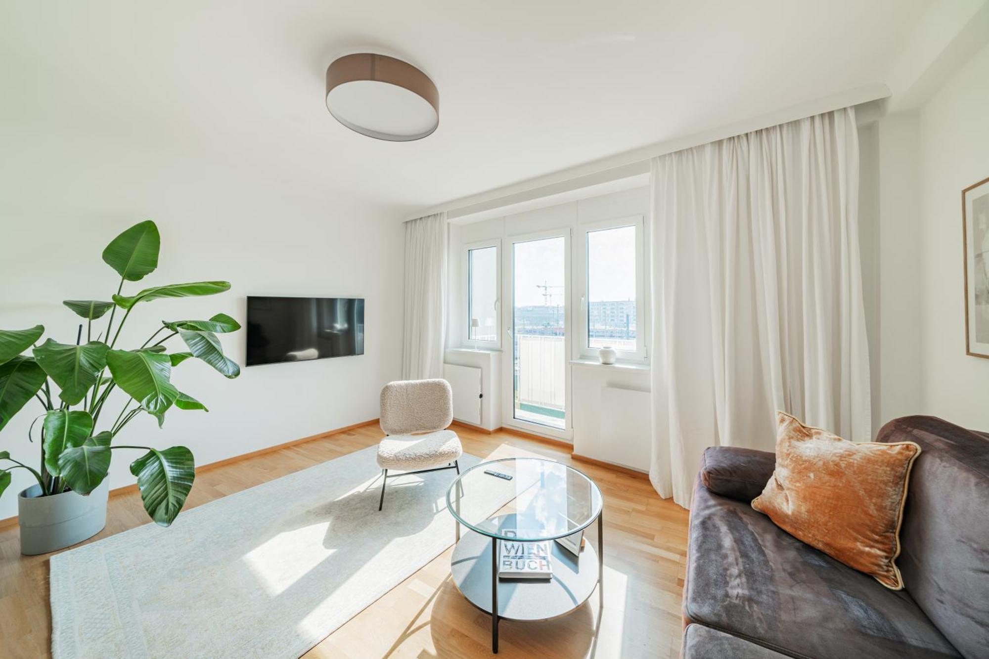 Central 60m2 10 Min Walk From Main Station Apartment