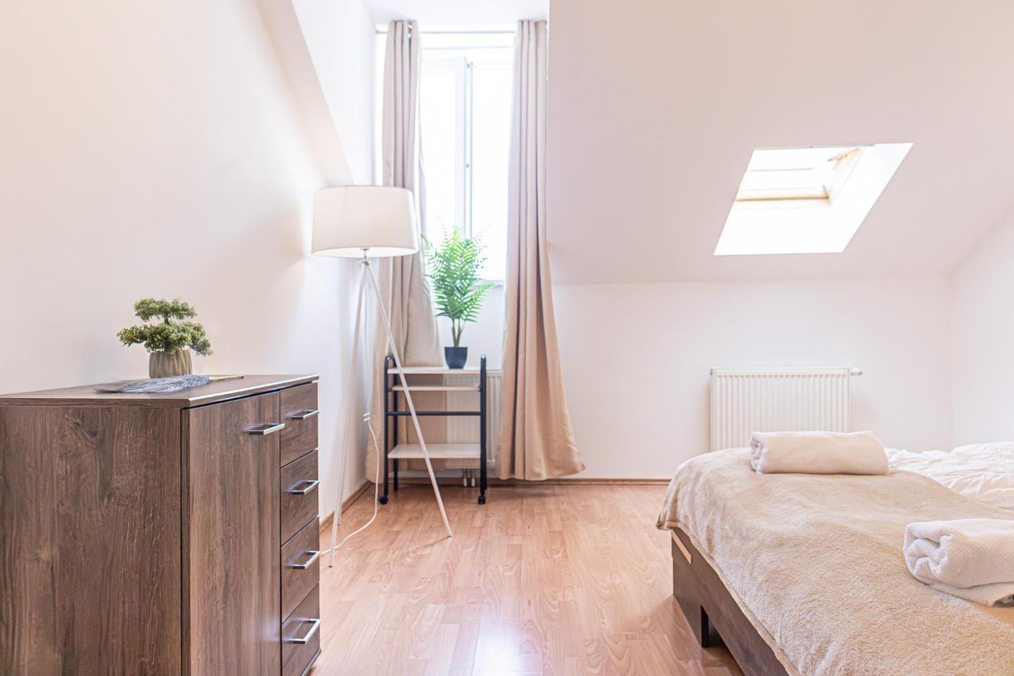 Spacious 2br Great Location - Near Schoenbrunn