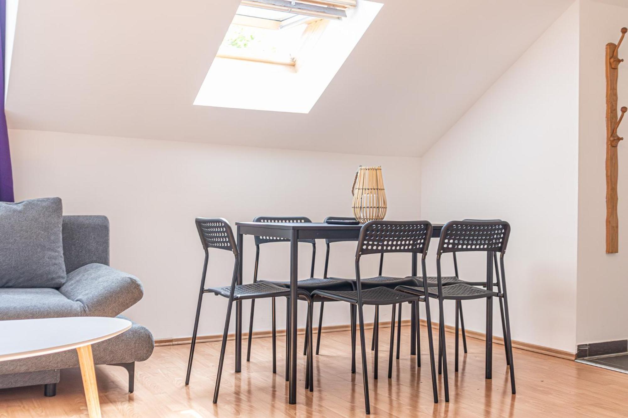 Apartment Spacious 2br Great Location - Near Schoenbrunn Vienna