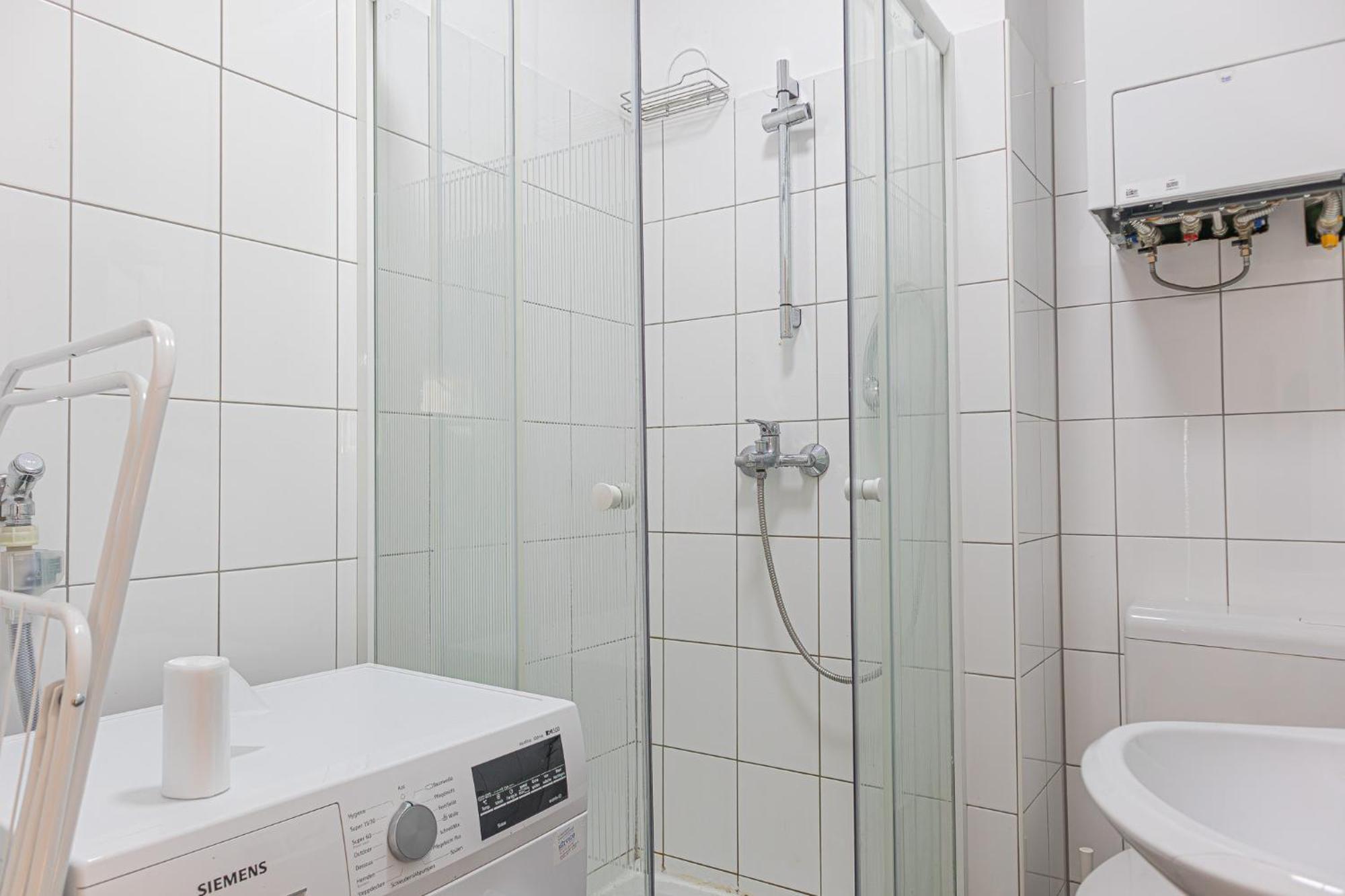 Spacious 2br Great Location - Near Schoenbrunn
